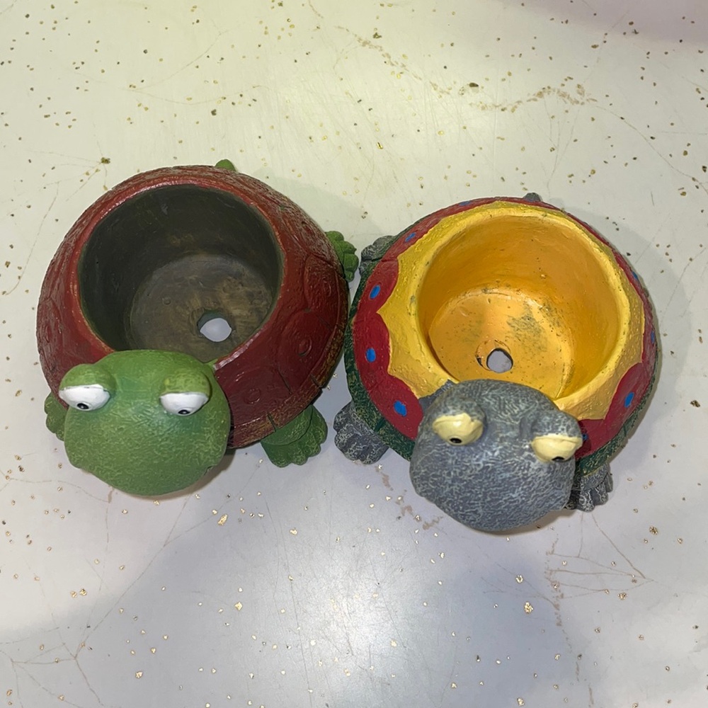 Set of 2 Turtle Planter Pots - Picture 2 of 13